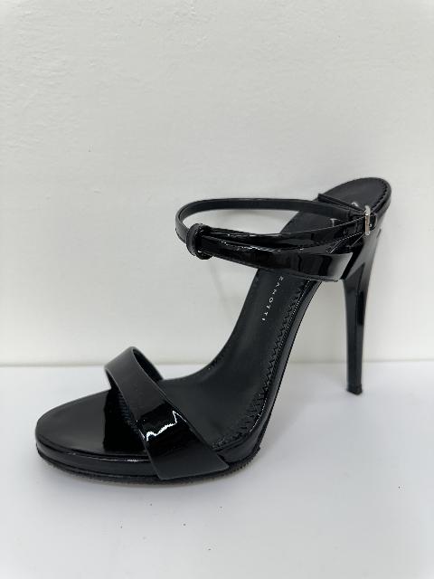 sandal